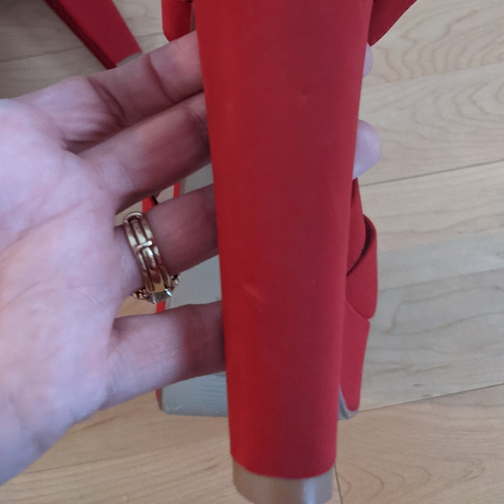 Cherry Red Pin-Up Platform Heels - Picture 4 of 6